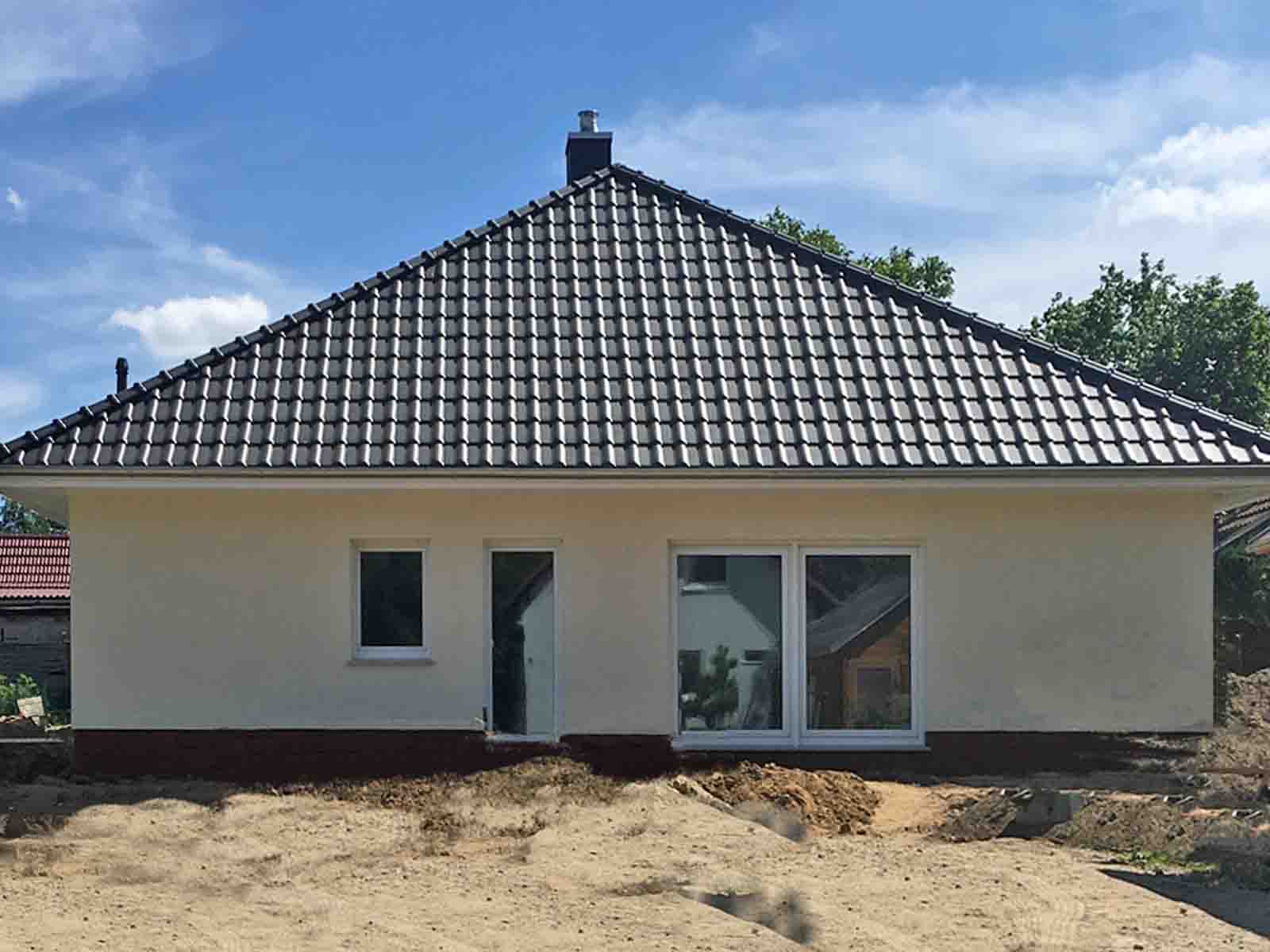 Deutsche-Politik-News.de | Der komfortable Bungalow in Panketal bietet 144 Quadratmeter Wohnflche auf einer Ebene und ist am Wochenende zur Besichtigung  geffnet.  Foto: Roth-Massivhaus